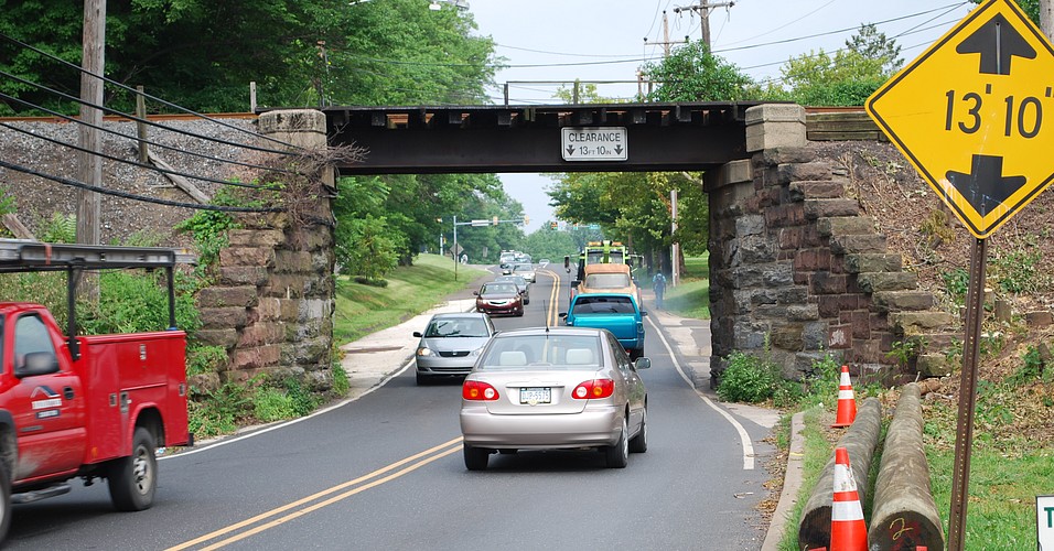 Rail road bridge over Sumneytown Pike